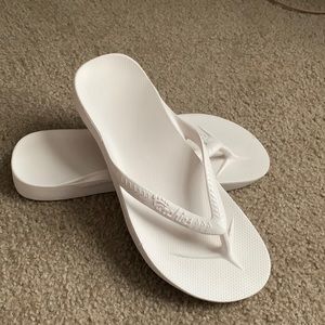 ARCHIES ARCH SUPPORT FLIP FLOPS SIZE 8